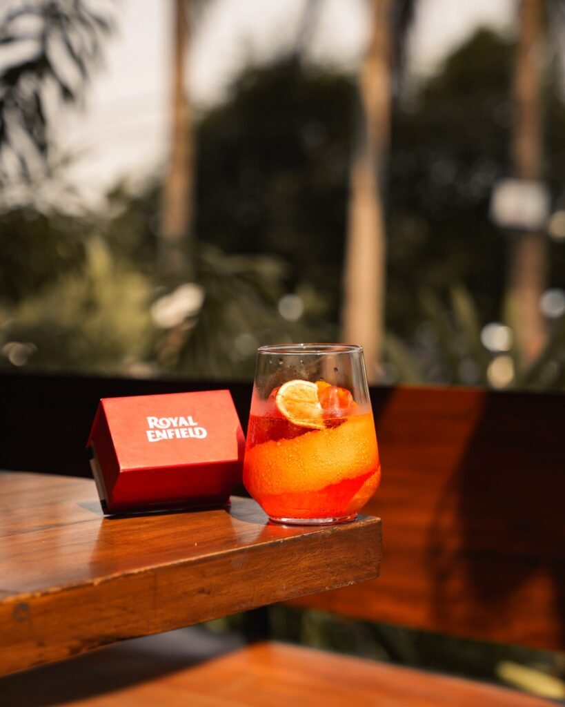 Royan Enfilend garage cafe